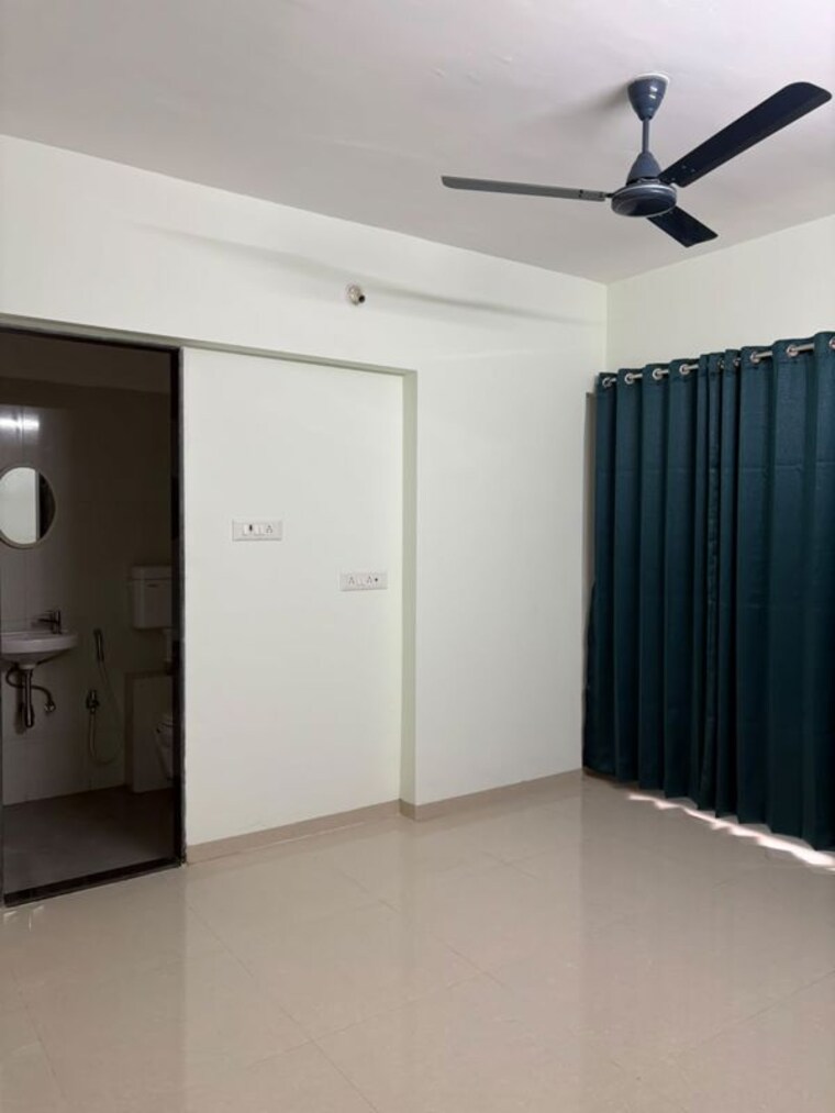 Room, siddharth-nagar-chs-goregaon 2 Bedroom 450 Sq.Ft. Apartment In Goregaon West Mumbai 10575014
