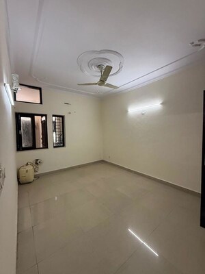 Room in 3 BHK Builder Floor at Kalkaji – for Rent