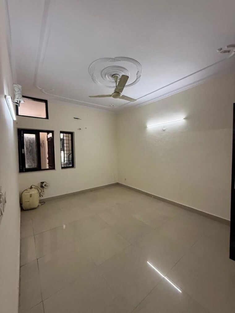 Room, kalkaji 3 Bedroom 1800 Sq.Ft. Builder Floor In Kalkaji Delhi 10575029