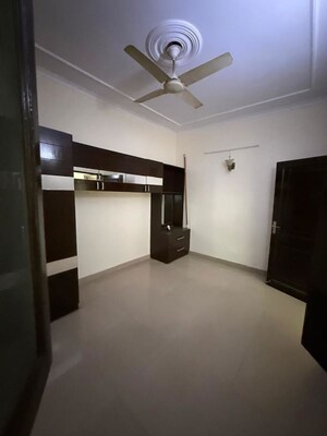 Room in 3 BHK Builder Floor at Kalkaji – for Rent