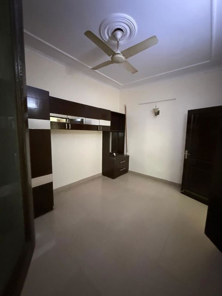 Room, kalkaji 3 Bedroom 1800 Sq.Ft. Builder Floor In Kalkaji Delhi 10575029