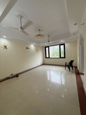 Room in 3 BHK Builder Floor at Kalkaji – for Rent