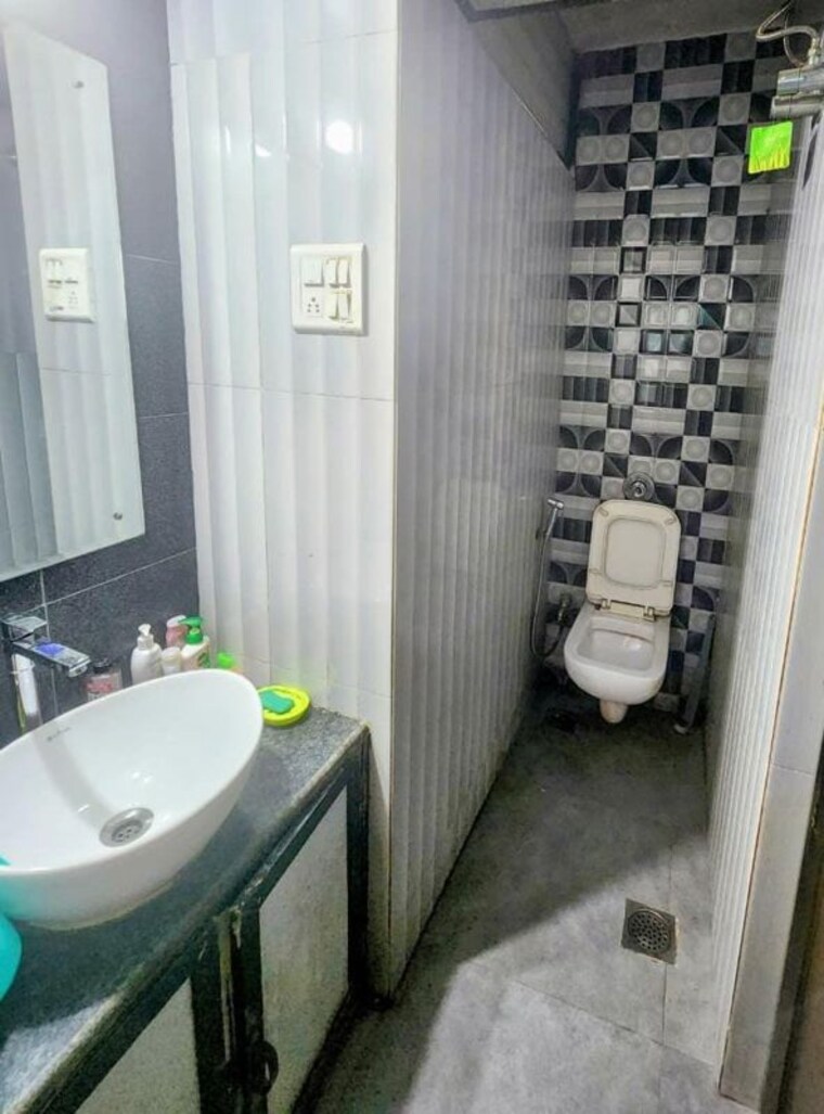 Bathroom, manavsthal-heights 1.5 Bedroom 550 Sq.Ft. Apartment In Andheri East Mumbai 10575023