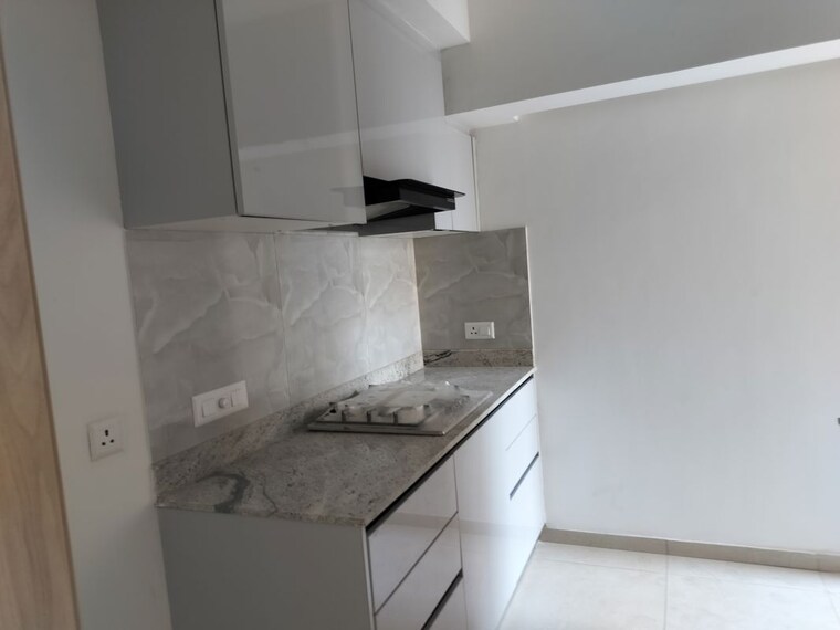 Bathroom, dlf-gardencity-enclave 3.5 Bedroom 1600 Sq.Ft. Builder Floor In Sector 93 Gurgaon 10575044