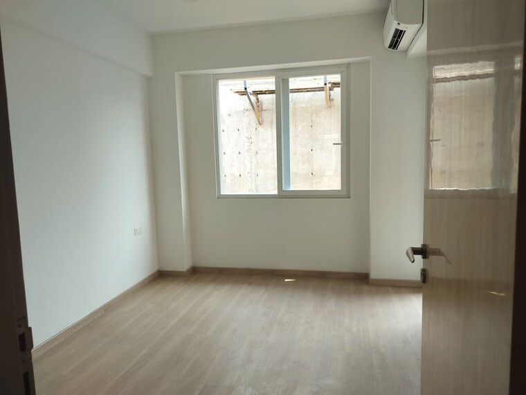 Room, dlf-gardencity-enclave 3.5 Bedroom 1600 Sq.Ft. Builder Floor In Sector 93 Gurgaon 10575044