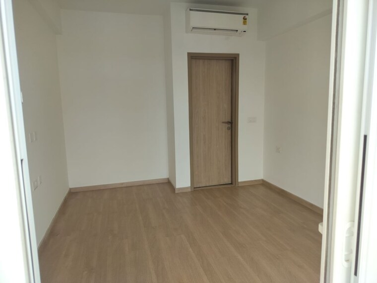 Room, dlf-gardencity-enclave 3.5 Bedroom 1600 Sq.Ft. Builder Floor In Sector 93 Gurgaon 10575044