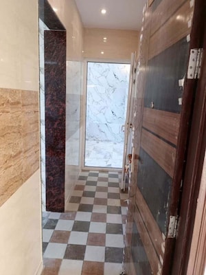 1 BHK Builder Floor – Entrance View at Kalkaji - for Rent