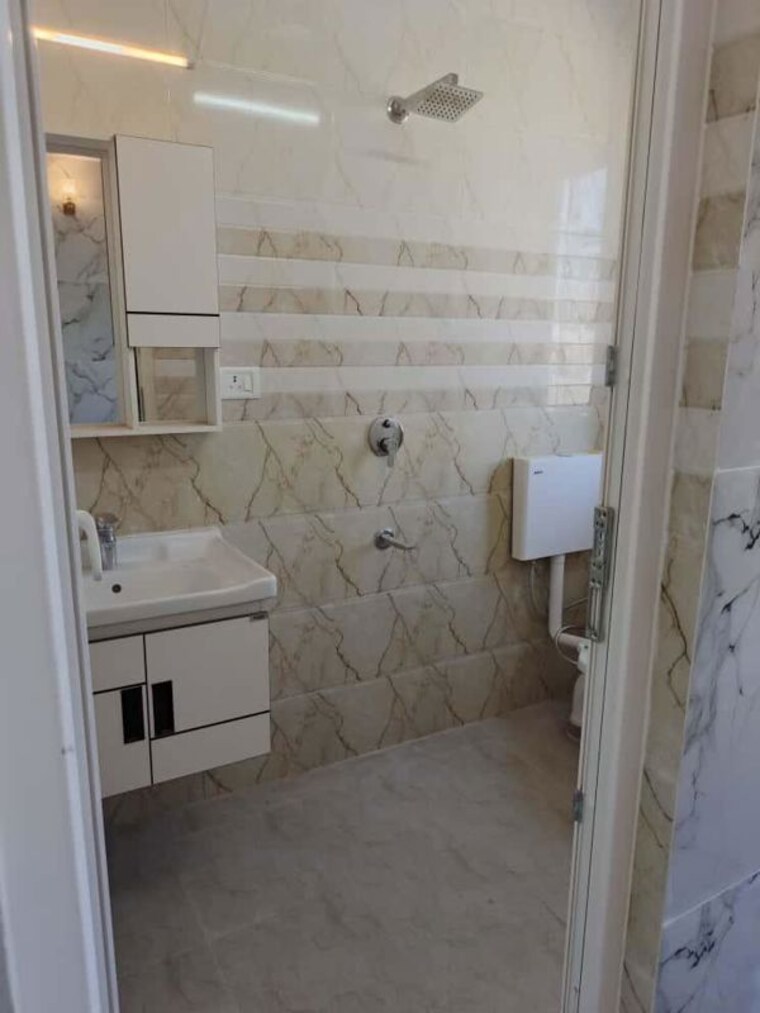 Bathroom, kalkaji 1 Bedroom 700 Sq.Ft. Builder Floor In Kalkaji Delhi 10575062
