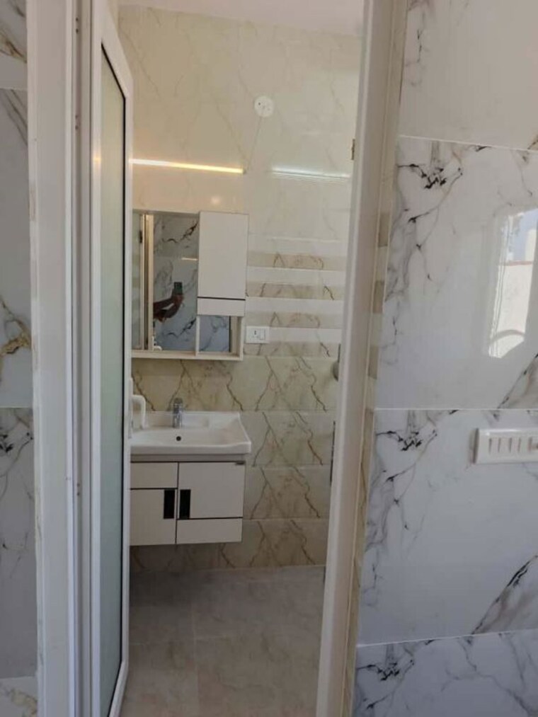 Bathroom, kalkaji 1 Bedroom 700 Sq.Ft. Builder Floor In Kalkaji Delhi 10575062