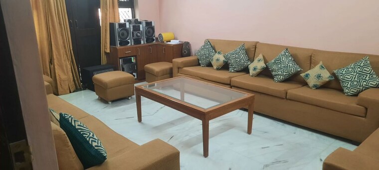 Living Room, rajendra nagar sector 2 4 Bedroom 326 Sq.Yd. Builder Floor In Rajendra Nagar Sector 2 Ghaziabad 10574982