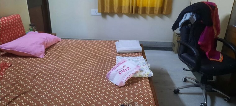 Bedroom, rajendra nagar sector 2 4 Bedroom 326 Sq.Yd. Builder Floor In Rajendra Nagar Sector 2 Ghaziabad 10574982
