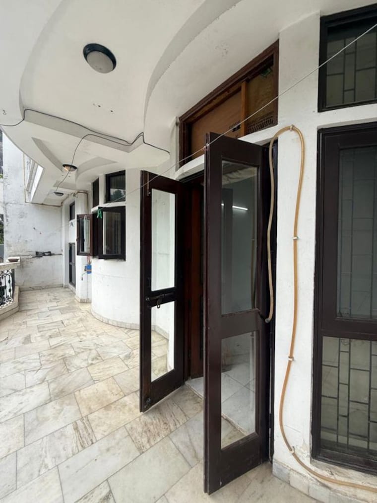 Balcony, greater kailash ii 3 Bedroom 2100 Sq.Ft. Builder Floor In Greater Kailash ii Delhi 10575077