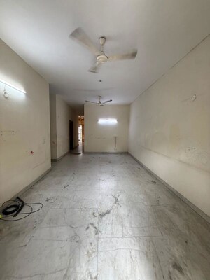 Room in 3 BHK Builder Floor at Greater Kailash ii – for Rent