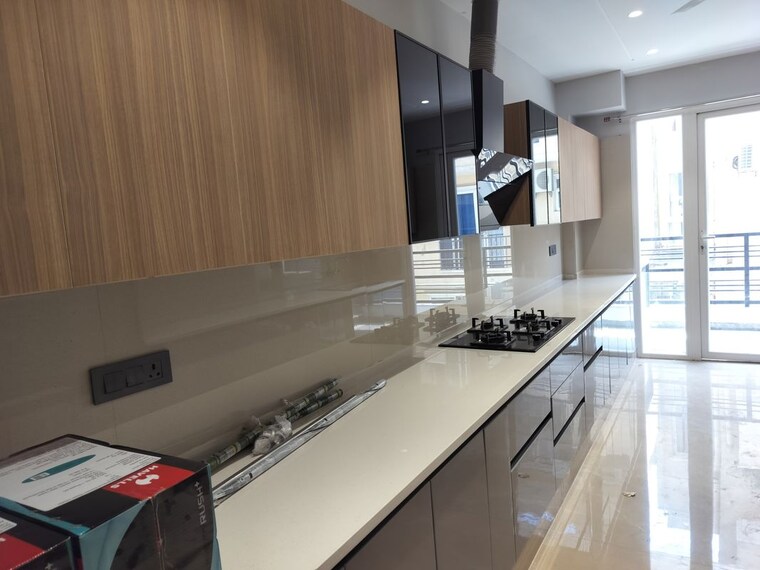 Kitchen, emaar-emerald-floors 4 Bedroom 3600 Sq.Ft. Builder Floor In Sector 65 Gurgaon 10575069