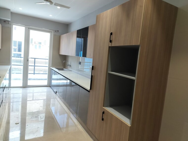 Kitchen, emaar-emerald-floors 4 Bedroom 3600 Sq.Ft. Builder Floor In Sector 65 Gurgaon 10575069