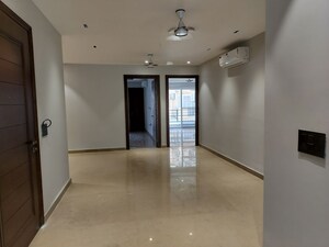 Room in 4 BHK Builder Floor at Emaar Emerald Floors, Sector 65 – for Sale