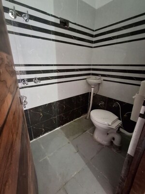 Furnished Amenities in  Pg at Sector 14 – for Rent