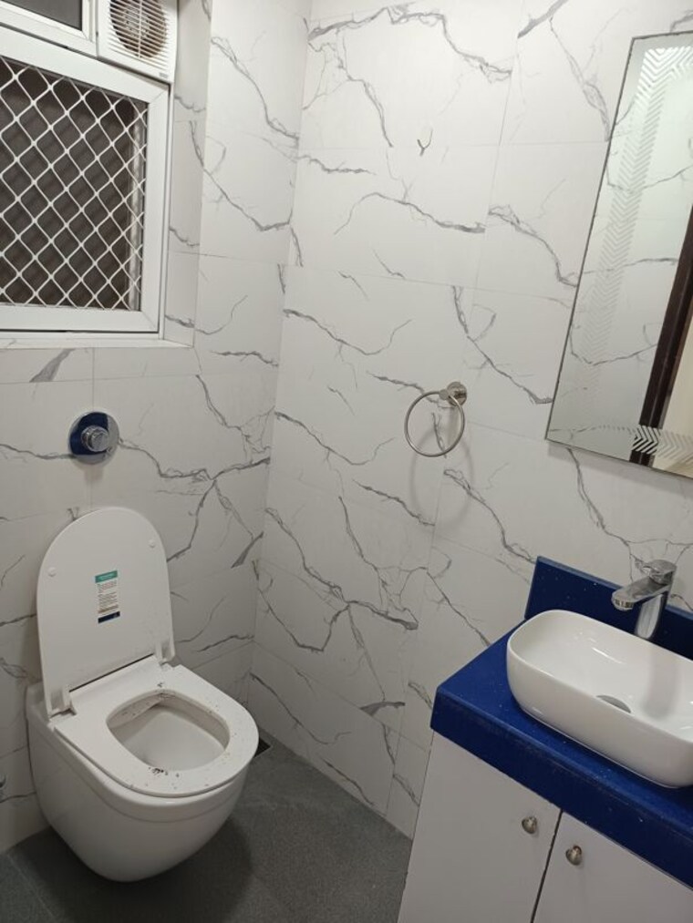 Bathroom, khar west 2 Bedroom 750 Sq.Ft. Apartment In Khar West Mumbai 10574930