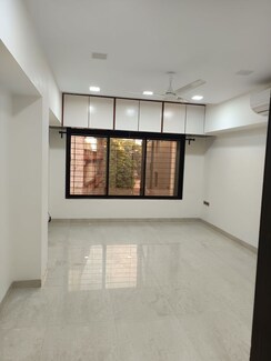 2 BHK Apartment For Sale in Khar West