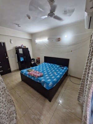 1 RK Apartment For Rent in Gaur City 2 - 14th Avenue, Sector 16c Greater Noida