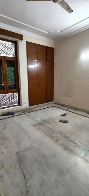 Room in 3 BHK Villa at Sector 41 – for Rent