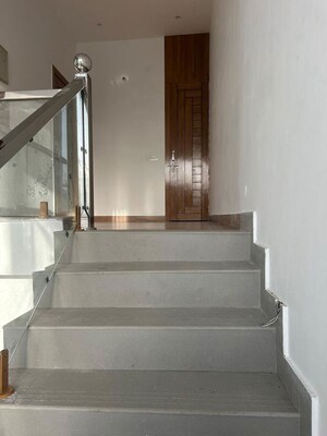 Staircase in 2.5 BHK Independent House at Nehrugram – for Rent