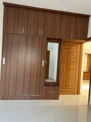 Room in 2.5 BHK Independent House at Nehrugram – for Rent