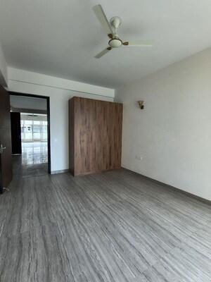 Room in 4 BHK Villa at SS Aaron Ville, Sector 48 – for Sale