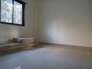 Room in 2 BHK Apartment at Sea Gull, Pali Hill – for Rent