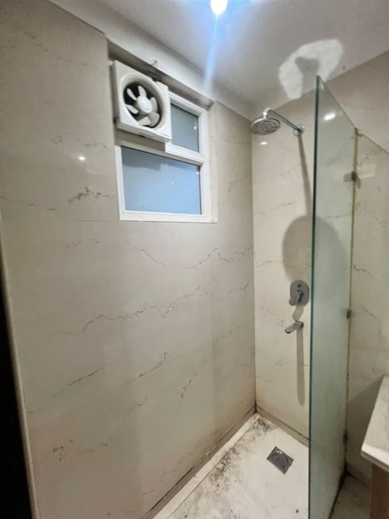 Bathroom, naraina 3 Bedroom 150 Sq.Yd. Builder Floor In Naraina Delhi 10575137