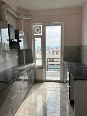 Kitchen in 3 BHK Builder Floor at Engineers Enclave – for Rent