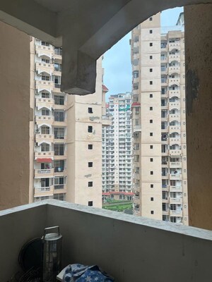 Master Plan in 3 BHK Apartment at Amrapali Sapphire, Sector 45 – for Sale