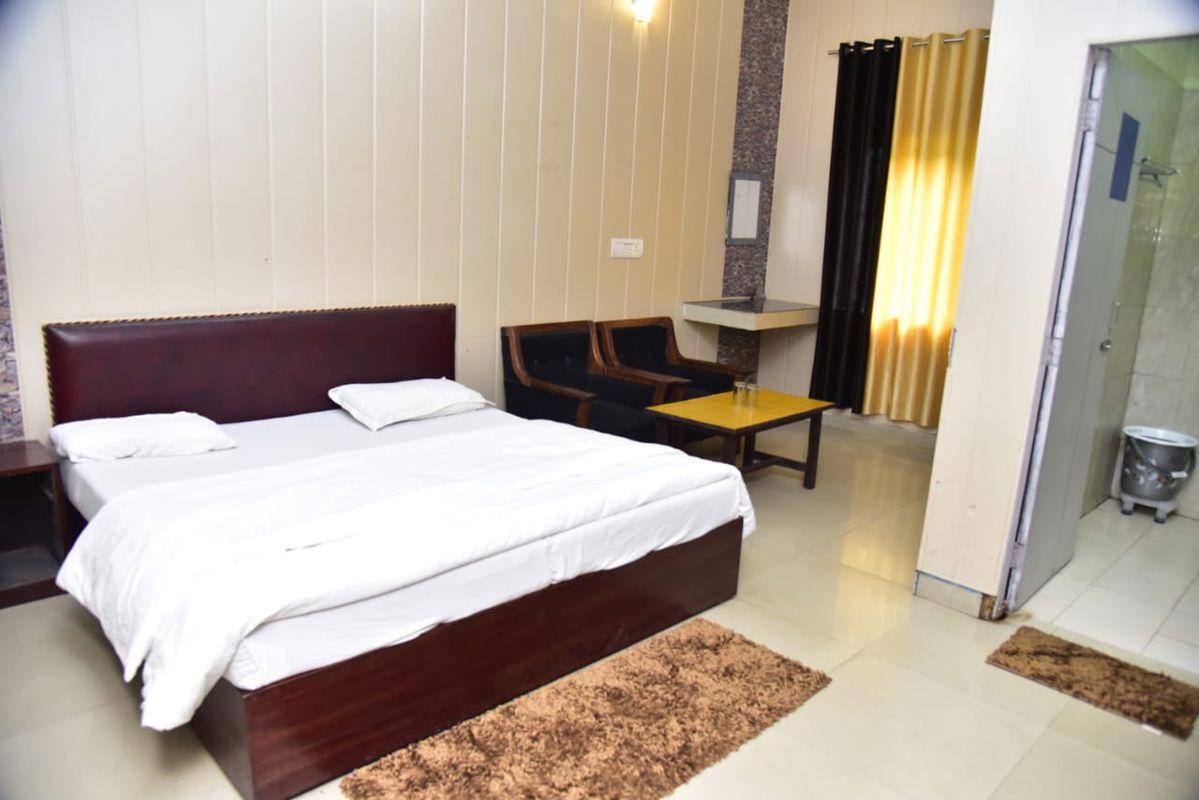 4 BHK 100 Sq.Yd. Villa in Supertech Golf Country Village