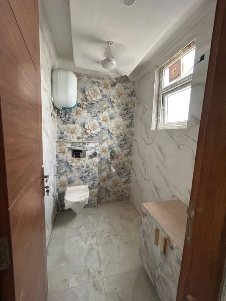 Bathroom, saket 4 Bedroom 1800 Sq.Ft. Builder Floor In Saket Delhi 10575188