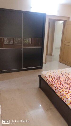 Bedroom in 3 BHK Apartment at Bandra West – for Rent