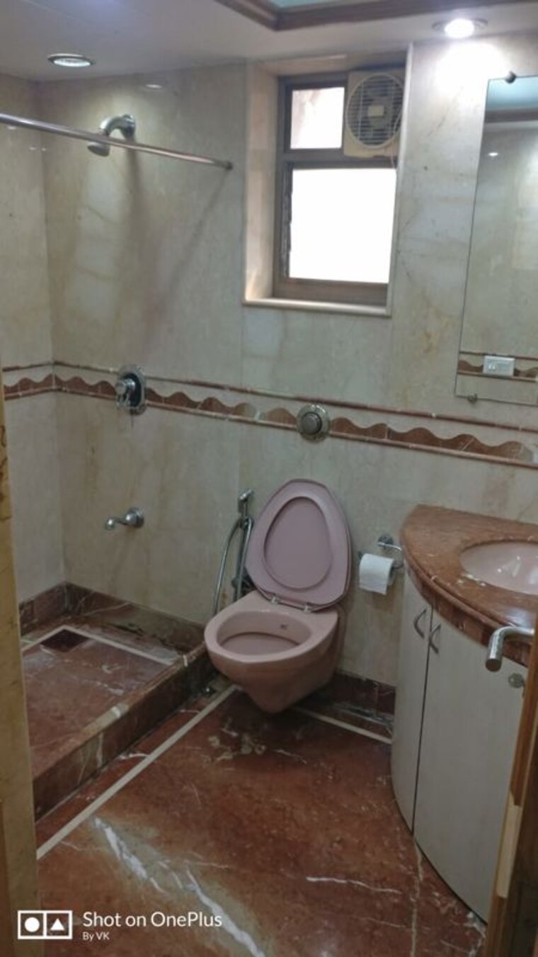 Bathroom, bandra west 3 Bedroom 2000 Sq.Ft. Apartment In Bandra West Mumbai 10575209