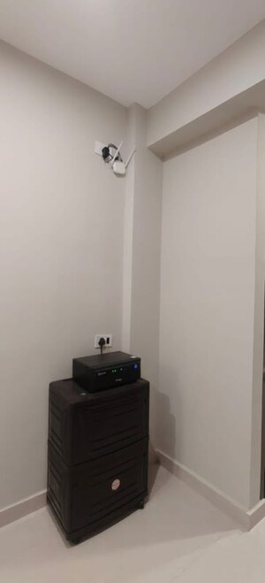 1 RK Builder Floor For Rent in South City 1