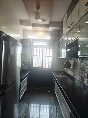 Kitchen in 2.5 BHK Apartment at Kalpataru Towers, Kandivali East – for Rent