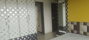 Bedroom in 2.5 BHK Apartment at Kalpataru Towers, Kandivali East – for Rent