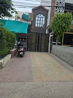 3 BHK + Study Room 250 Sq.Yd. Independent House in Sector 8