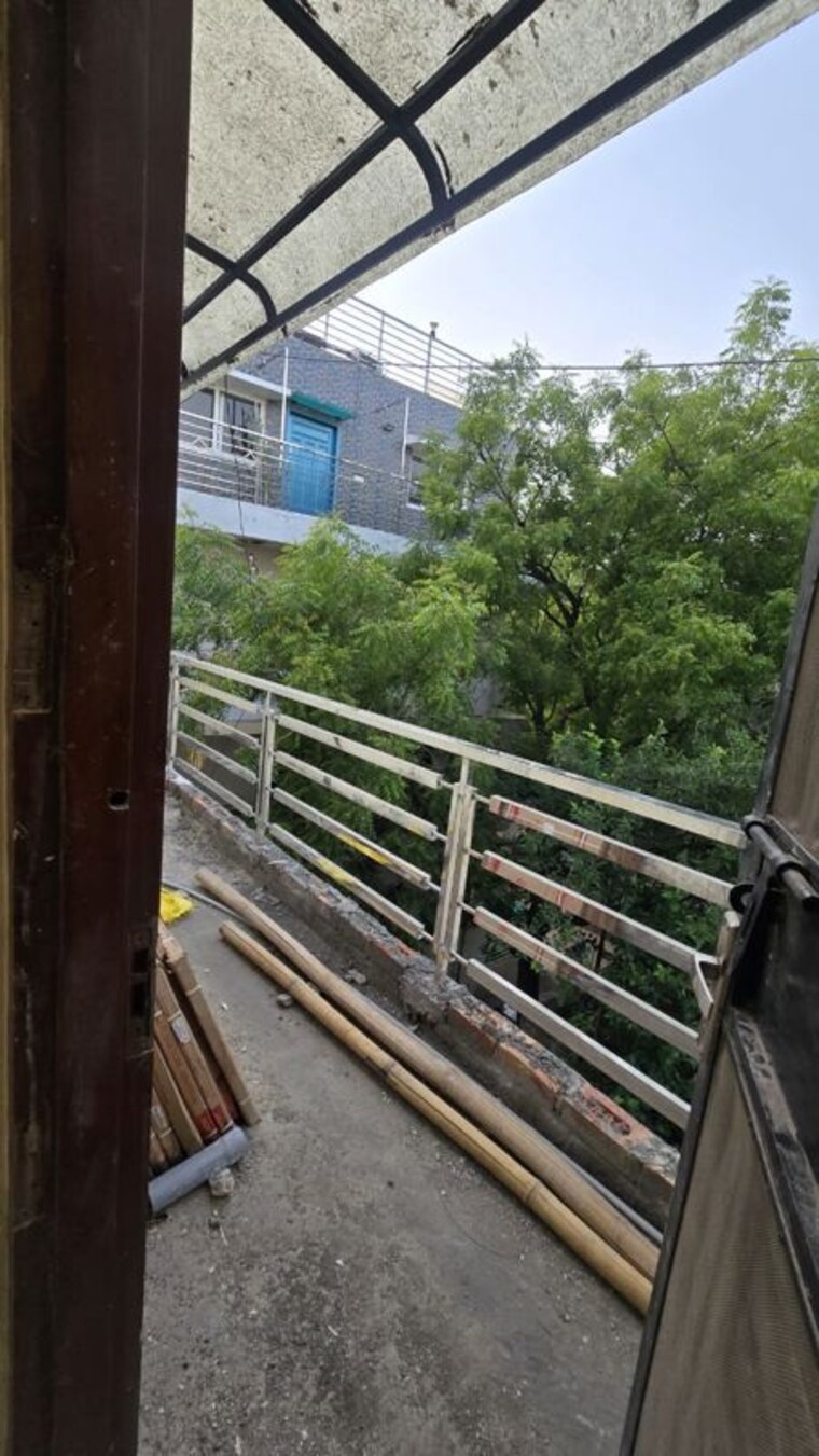Balcony, vasant kunj 3 Bedroom 1600 Sq.Ft. Apartment In Vasant Kunj Delhi 10575277