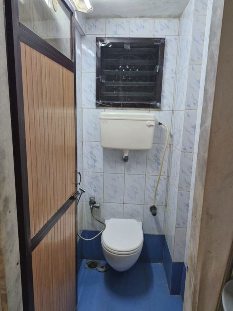 Bathroom, unique-tower 1 Bedroom 450 Sq.Ft. Apartment In Sion Mumbai 10575271