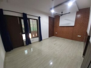 Room in 3 BHK Independent House at BPTP Parkland Pride, Sector 77 – for Rent