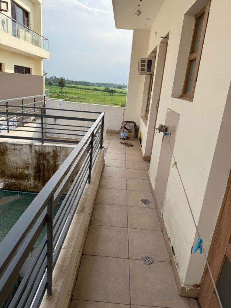 Balcony, aerocity 2 Bedroom 1800 Sq.Ft. Independent House In Aerocity Mohali 10575350
