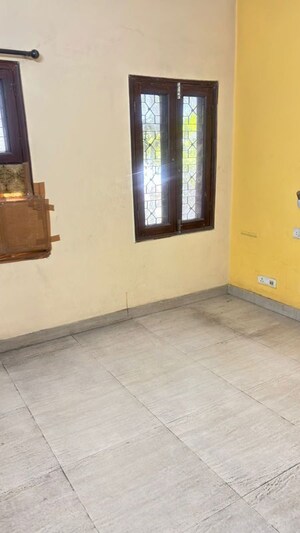 Room in 2 BHK Apartment at Ip Extension – for Sale
