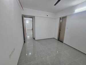 Room in 2 BHK Apartment at Zen Elite, Kharadi – for Rent