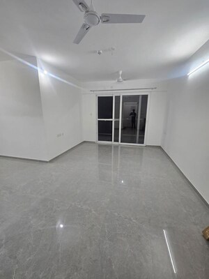 Room in 2 BHK Apartment at Zen Elite, Kharadi – for Rent
