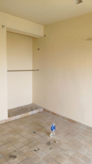 Room in 2 BHK Apartment at Amolik Heights, Sector 88 – for Sale