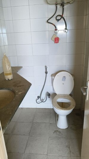 Bathroom in 2 BHK Apartment at Amolik Heights, Sector 88 – for Sale