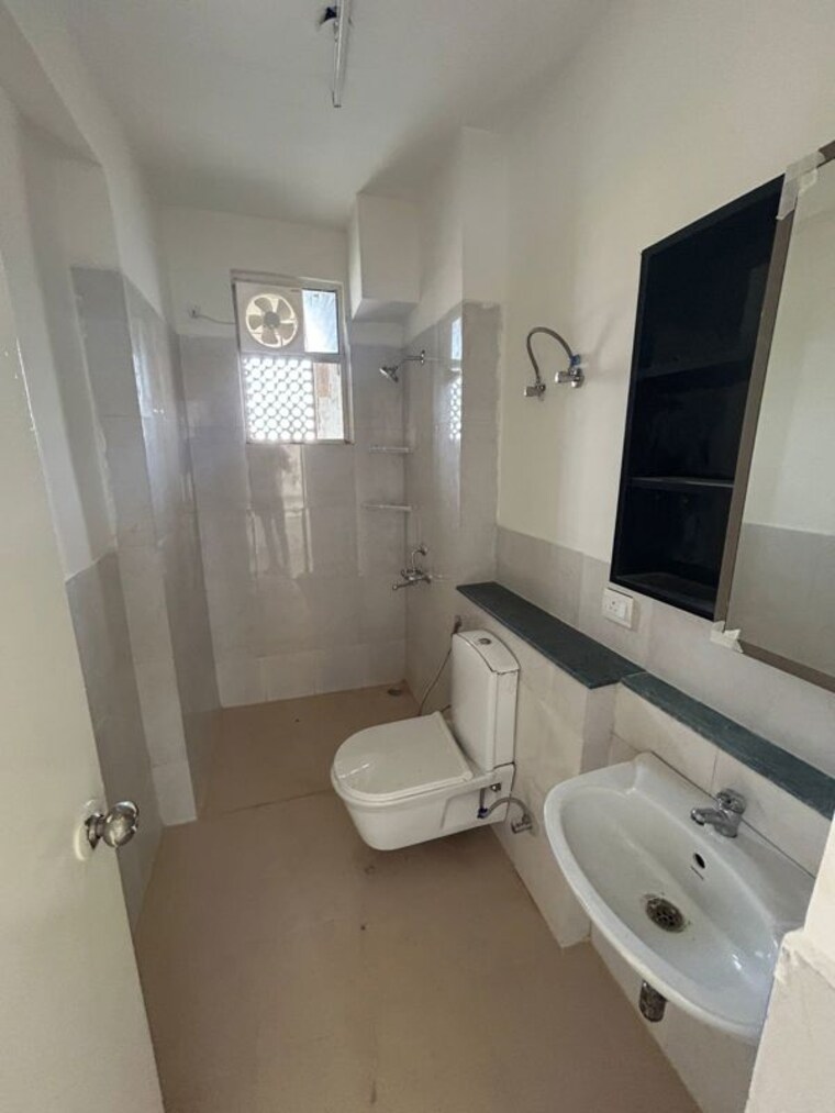 Bathroom, jaypee-klassic-shaurya 3 Bedroom 1650 Sq.Ft. Apartment In Sector 134 Noida 10575375